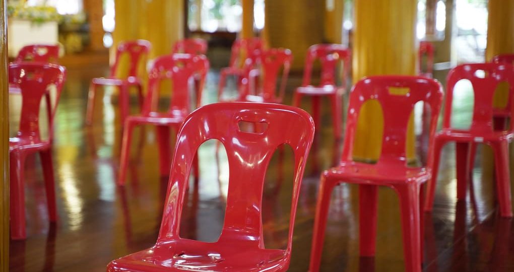 Las mejores opciones de muebles de plástico para exterior en El Salvador para espacios reducidos