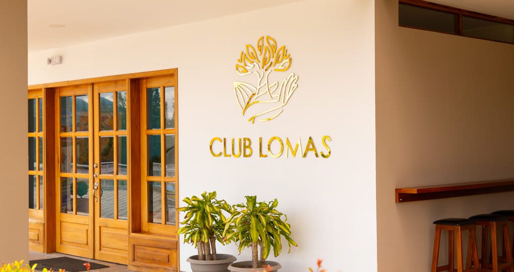 ¿Qué ofrece un club residencial para jubilados en Ecuador a residentes de  Panamá?