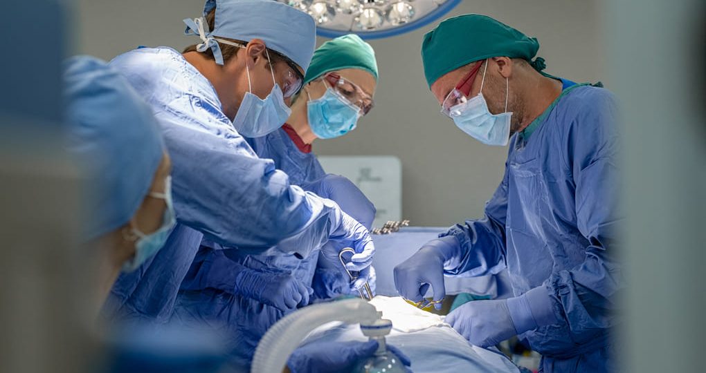 Compra Aesculap Caiman en Panamá: precisión en el quirófano